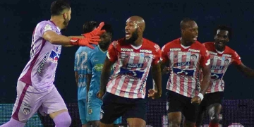 Otra vez el capitán ¡Golazo de tiro libre de Sebastián Viera!