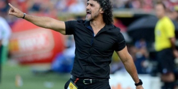 Leonel Álvarez: "Antes de esos muchachos de Los Del Sur, nosotros estábamos ganando la Libertadores"