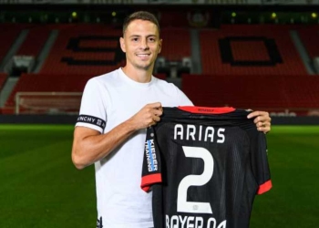 Santiago Arias y las 3 opciones que tiene para salir del Bayer Leverkusen