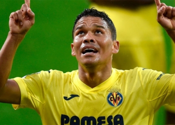 ¿Hace cuánto no marcaba Carlos Bacca y a qué récord de colombianos se acercó?