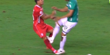 Así fue su clásico: ¡tremenda patada, amarilla y cambio a los 40 minutos!