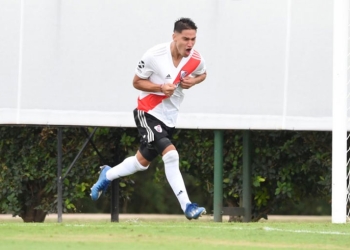 ¿Quién es Flabián Londoño Bedoya, el colombiano de River que así marca frente a Gallardo?