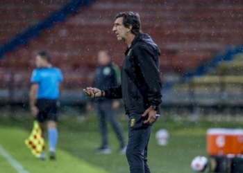 Gustavo Costas sobre la derrota ante Atlético Nacional: "Juegan muy bien, son favoritos"