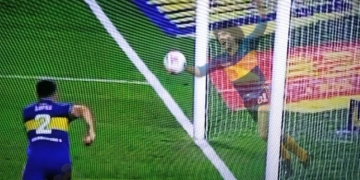 La insólita jugada por la que Maradona fue tendencia en el superclásico