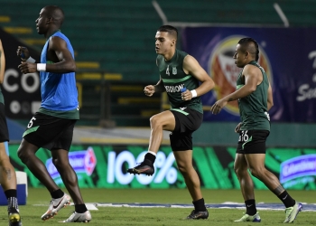 Atlético Nacional le hace fuerza al Bucaramanga para no perder su liderato