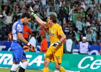 El duelo es de Junior contra River, no de Armani contr