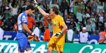 El duelo es de Junior contra River, no de Armani contr