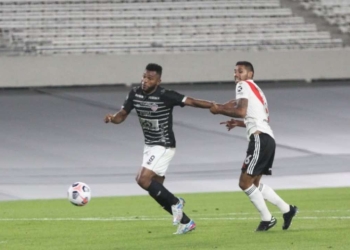 Miguel Ángel Borja ante River penal no pitado y otro gol para su cuenta personal