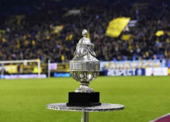 Permitirán regreso de hinchas a los estadios con test negativos por COVID-19