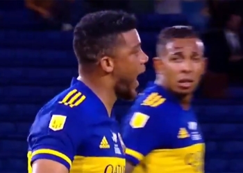 ¡Furia de Frank Fabra con Sebastián Villa en partido de Boca!