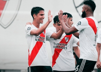 ¡Tripleta de Flabián Londoño, el primo de Gerardo Bedoya, con River Plate!