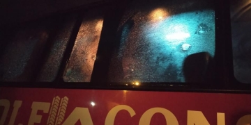 piedras al bus de patriotas