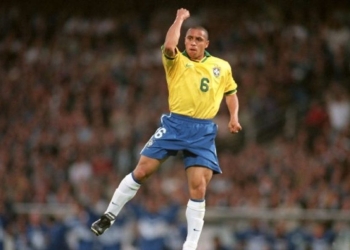 XI Ideal con los mejores cobradores de falta directa de la historia del fútbol
