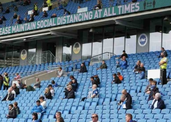 Aficionados en Europa están más seguros de volver a los estadios