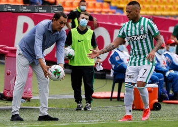 ¿Ya piensa Alexandre Guimarães en salidas y refuerzos para el segundo semestre?