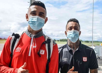 América de Cali no ha podido salir de Bolivia por protestas en los aeropuertos