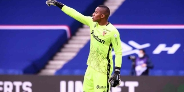Así le fue a Wuilker Faríñez contra el PSG