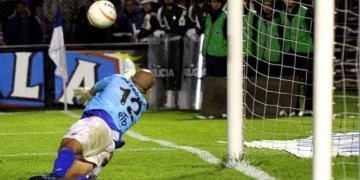 A propósito de Enzo Perez, estos son los jugadores de campo que fueron arqueros en Colombia