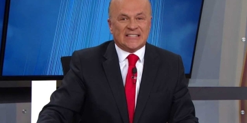 ¡Calma! Carlos Antonio Vélez, de nuevo contra James
