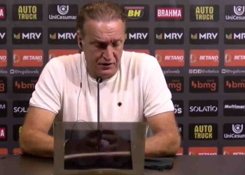 DT de Atlético Mineiro habló sobre los gases lacrimógenos en el Romelio Martínez