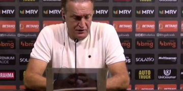 DT de Atlético Mineiro habló sobre los gases lacrimógenos en el Romelio Martínez