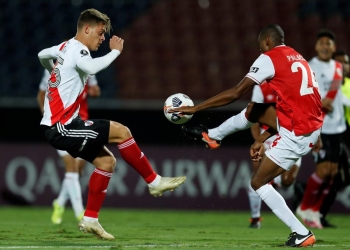 Enojo en Argentina por empate de Santa Fe vs River por "mal arbitraje" y lo que dijo Méndez