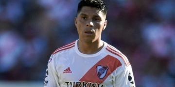 La camiseta con la que tapará Enzo Pérez ante Santa Fe