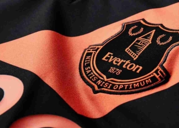 Everton estrena camiseta visitante hummel, 2021/2022