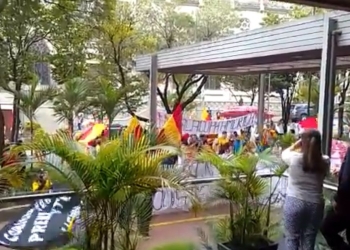 Manifestantes en Pereira protestan para que no se juegue Atlético Nacional vs. Nacional
