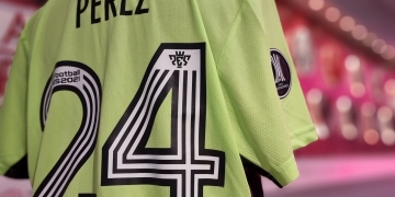 La camiseta de arquero que usó Enzo Pérez fue exhibida en el museo River Plate