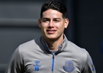 ¿Rafa Benítez le seguirá dando la espalda a James?