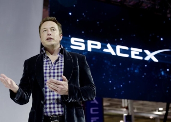 Tras varios intentos, el SpaceX de Elon Musk logró aterrizar exitosamente
