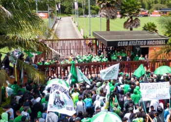 Los Del Sur y la visita al plantel de Atlético Nacional antes del partido clave en Libertadores