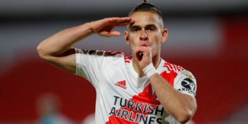 ¡Inolvidable Borré! En River Plate homenajearon al colombiano durante un partido