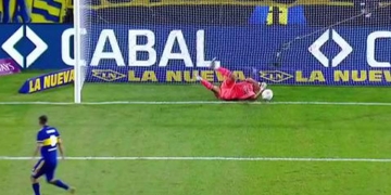 Periodistas argentinos y el penalti de Edwin Cardona: de “canchero” a “irresponsable”