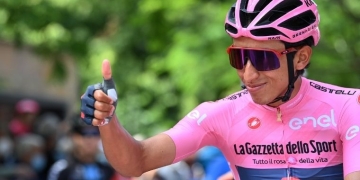 Egan Bernal volvió a perder tiempo con Yates, pero sigue de líder en el Giro de Italia