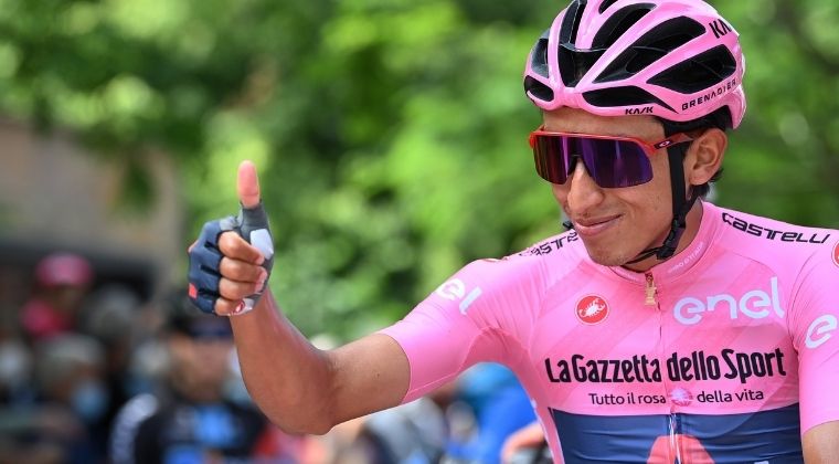 Egan Bernal volvió a perder tiempo con Yates, pero sigue de líder en el Giro de Italia