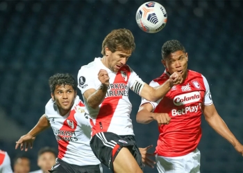 ¿River podría no presentarse al partido ante Santa Fe en la Libertadores?