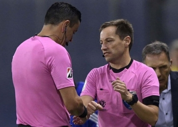 ¡Se lesionó el árbitro del partido de la Selección Colombia ante Argentina!