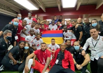 ¿América de Cali se expone a sanciones de la Conmebol por su foto con la bandera de Colombia
