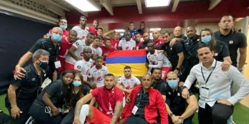 ¿América de Cali se expone a sanciones de la Conmebol por su foto con la bandera de Colombia