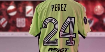 A la venta el buzo adidas de Enzo Pérez, cuando atajó contra Santa Fe