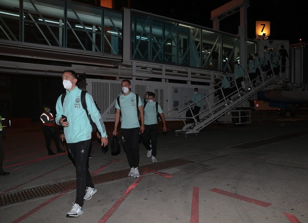 La Selección Argentina ya está en Barranquilla. Messi causó euforia entre hinchas