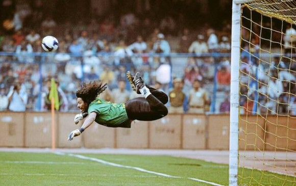 La jugada del arquero de Bolivia que comparan con el escorpión de Higuita