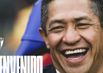 El entrenador mexicano Ignacio Ambriz fue presentado oficialmente como nuevo DT del Huesca de España