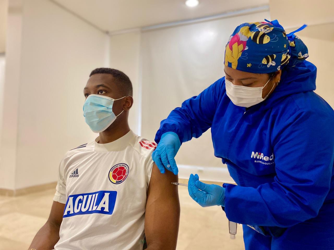 Jugadores de la Selección Colombia recibieron vacuna contra el COVID-19
