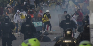 Medios de comunicación reportan disturbios en los alrededores del estadio durante Colombia vs. Argentina