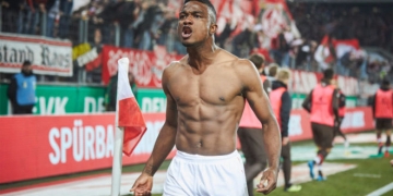 Jhon Córdoba tuvo un drástico cambio de equipo en el fútbol europeo; pasó del Hertha Berlín de Alemania al Krasnodar, de Rusia. 