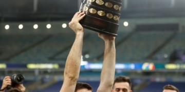 Dibu Martínez: en lugar de castigos, se llevó un premio de parte de Conmebol