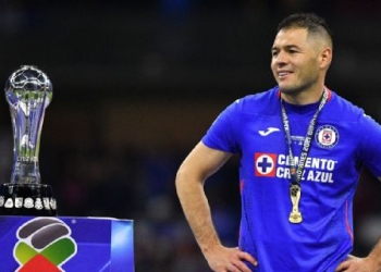 El Club Cruz Azul anunció la renovación de Pablo Aguilar para afrontar el Apertura 2021
